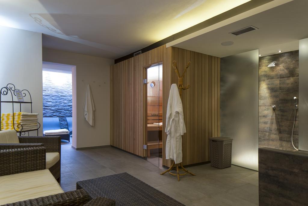 Hotel Krondlhof บรูนิโก ภายนอก รูปภาพ